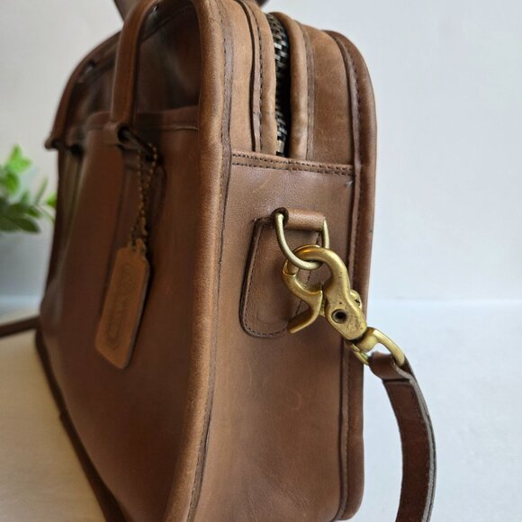 EUC & HTF Vintage Coach Skinny Flight Bag (#9706) in Putty - Picture 2 of 15